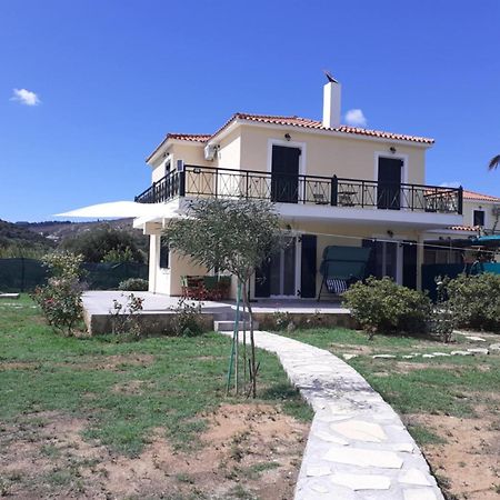 Villa Virginia Lixouri Eksteriør billede